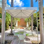 La Casa Hotel